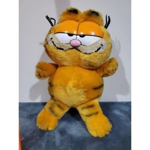Vintage 80’s Garfield 9.5” Stuffed Bean Bag toy 1978-1981 Plush Dakin Fun Farm